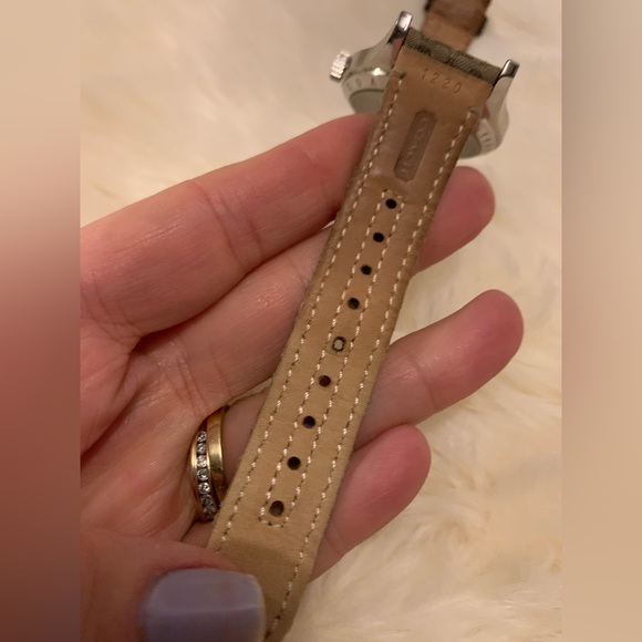Authentic COACH Brown Khaki WATCH Silver Dial Signature C - Picture 9 of 16